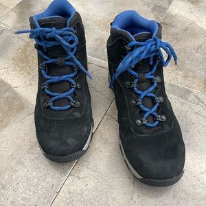 Boys hiking boots